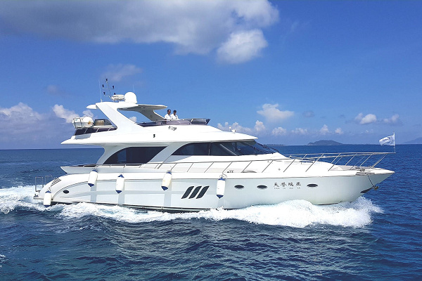 68英尺豪华游艇