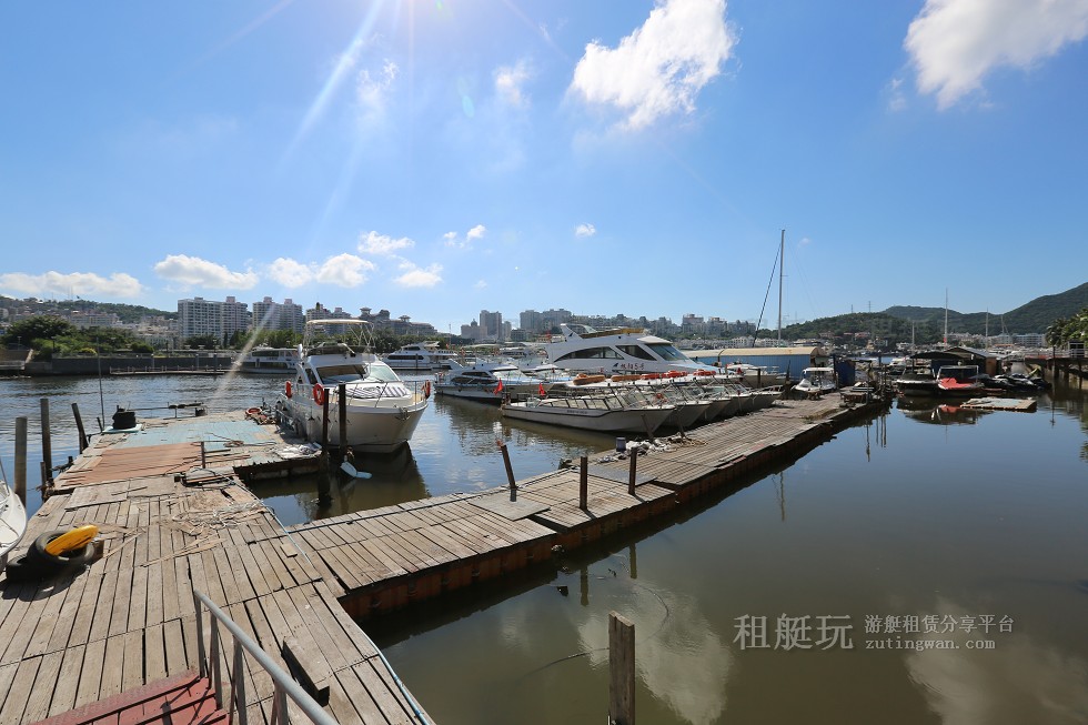 三亞林蔭河畔游艇碼頭 三亞林蔭河畔游艇碼頭