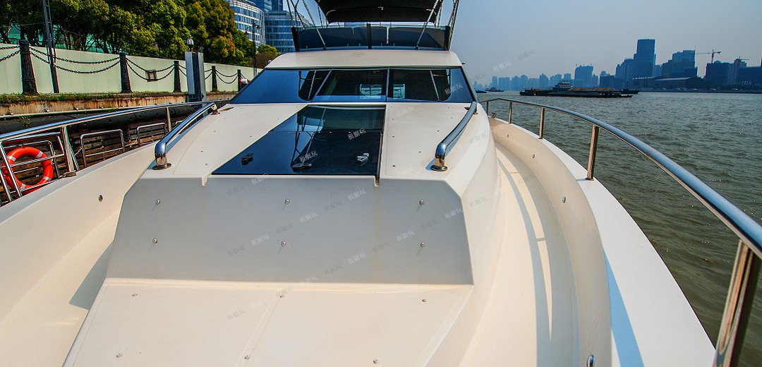 臺(tái)灣AVA 49豪華游艇 12 臺(tái)灣AVA 49豪華游艇 12